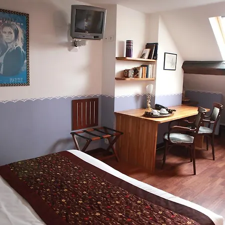 Otel Des Celestins 3*