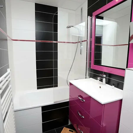 Otel Des Celestins 3*
