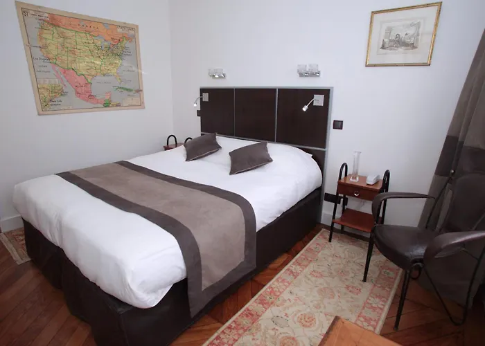 Des Celestins Hotel 3*