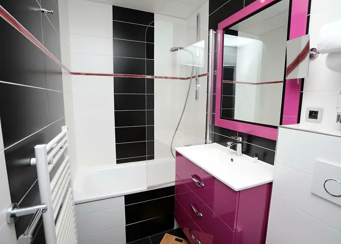 Hotel Des Celestins 3*