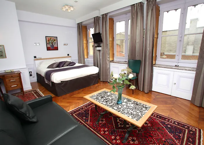 Hotel Des Celestins 3*